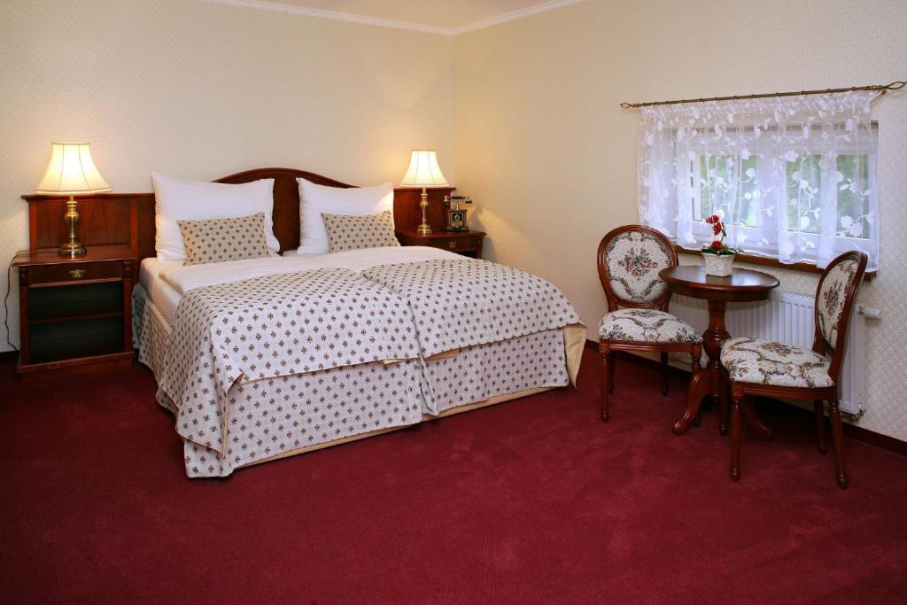 Hotel Mertin Chomutov Extérieur photo